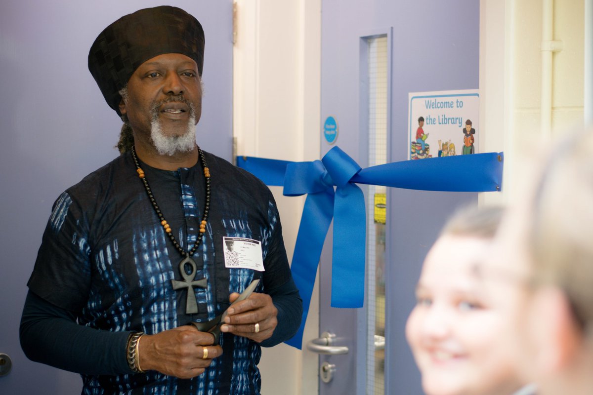 EducateMag's tweet photo. Stockton Wood Primary School in Liverpool has needed a new library for a while. 

Finally, after a period of fundraising, the school welcomed @LeviTafariPoet to officially open its new library!

https://t.co/YXPQ9yjWKU https://t.co/SbuJHTkc5z