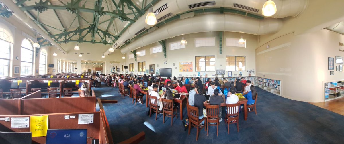 It’s a full house at the  @MiamiSRH College Boot Camp! Rising seniors are preparing for their college applications! #RisingReadyResilient @SuptDotres @LDIAZ_CAO @AlayonSally