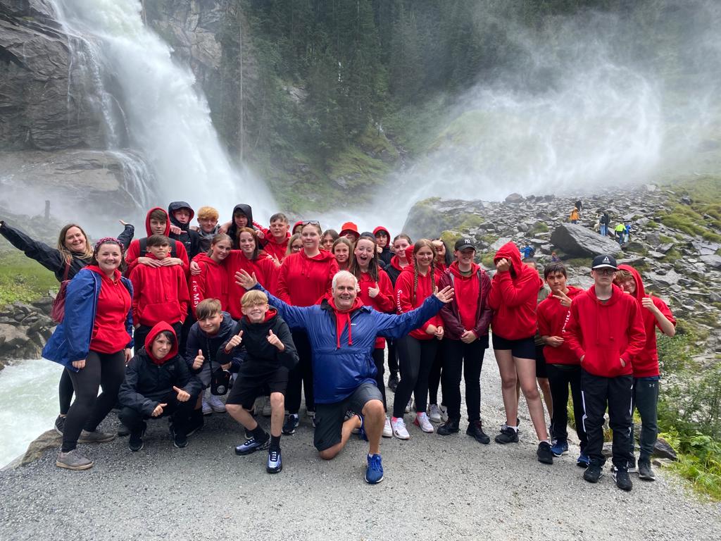 CHS_trips's tweet photo. Trip to Krimmi Falls😀 https://t.co/kaPlhsyq9i