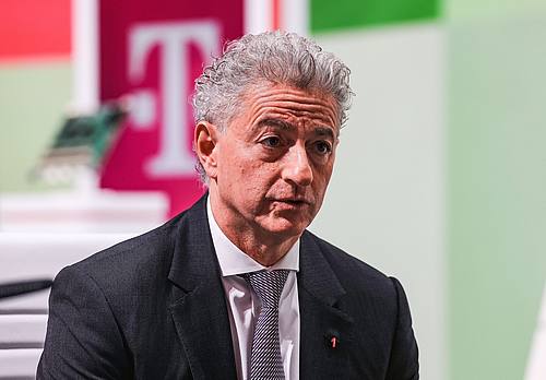 ITDredaktion's tweet image. Unternehmen und Forschungseinrichtungen können künftig über die #Cloud auf Systeme des europäischen Marktführers im Bau supraleitender #Quantencomputer IQM zugreifen. 
bit.ly/3OtkAIw