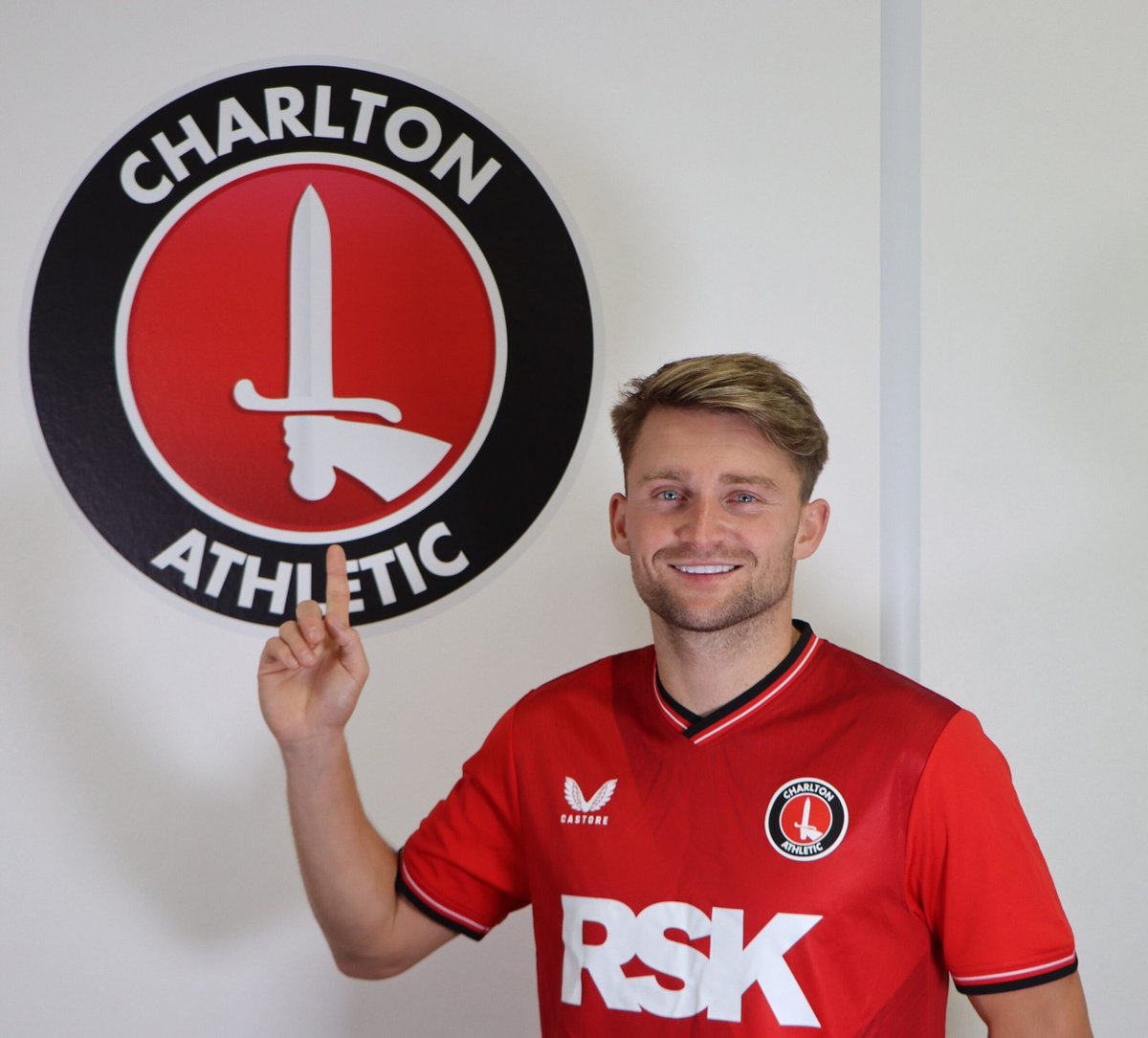 TheFLZone's tweet photo. Charlton are doing some very good business:

Harry Isted ✅
Lloyd Jones ✅
Alfie May ✅
Panutche Camara ✅

Tayo Edun 🔜
Terry Taylor 🔜

#cafc https://t.co/GjKCRzQFjd