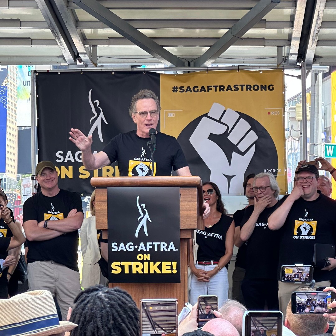 sagaftra's tweet photo. As far as the eye could see...we took over Times Square today..showed our union cards and our #solidarity! No retreat, baby, no surrender! #SAGAFTRAstrong

📸Thanks to @RWDSU for some great pix! https://t.co/W0thx0g9m5