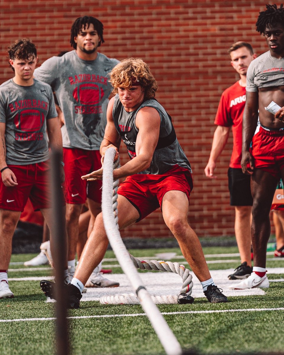 The shooter ➡️ Her shots Proud of all the hard work MJ is putting in with the @RazorbackFB media team this summer! 💪