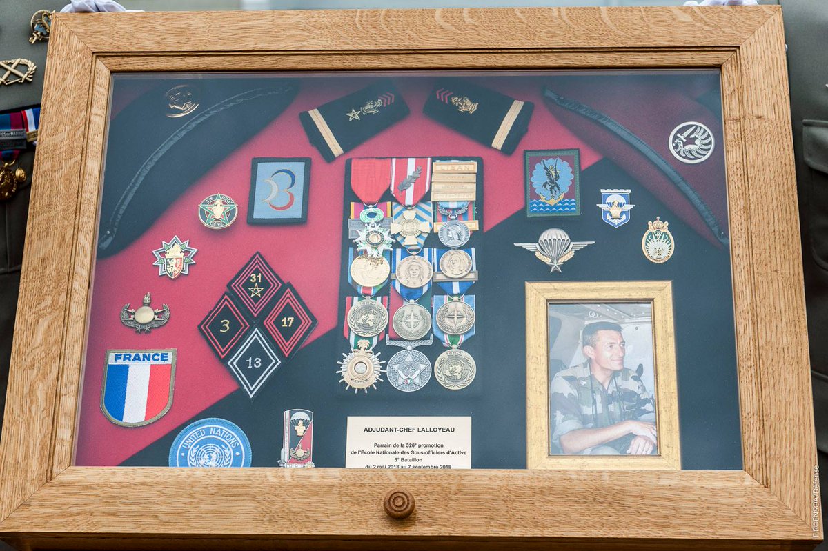 Unsor_siege's tweet image. Ils sont dans nos mémoires, ils sont morts pour la France un 25 juillet.
En 2007 Adjudant-chef Pascal CORREIA - #1erRCP -Kaboul-Afghanistan et Adjudant-chef Eric LALLOYEAU - #cdc31RG - Liban
En 1991 Adjudant Jean-Christophe GARNIER – #CDC_28eRT – Tchad_(il avait 30 ans)