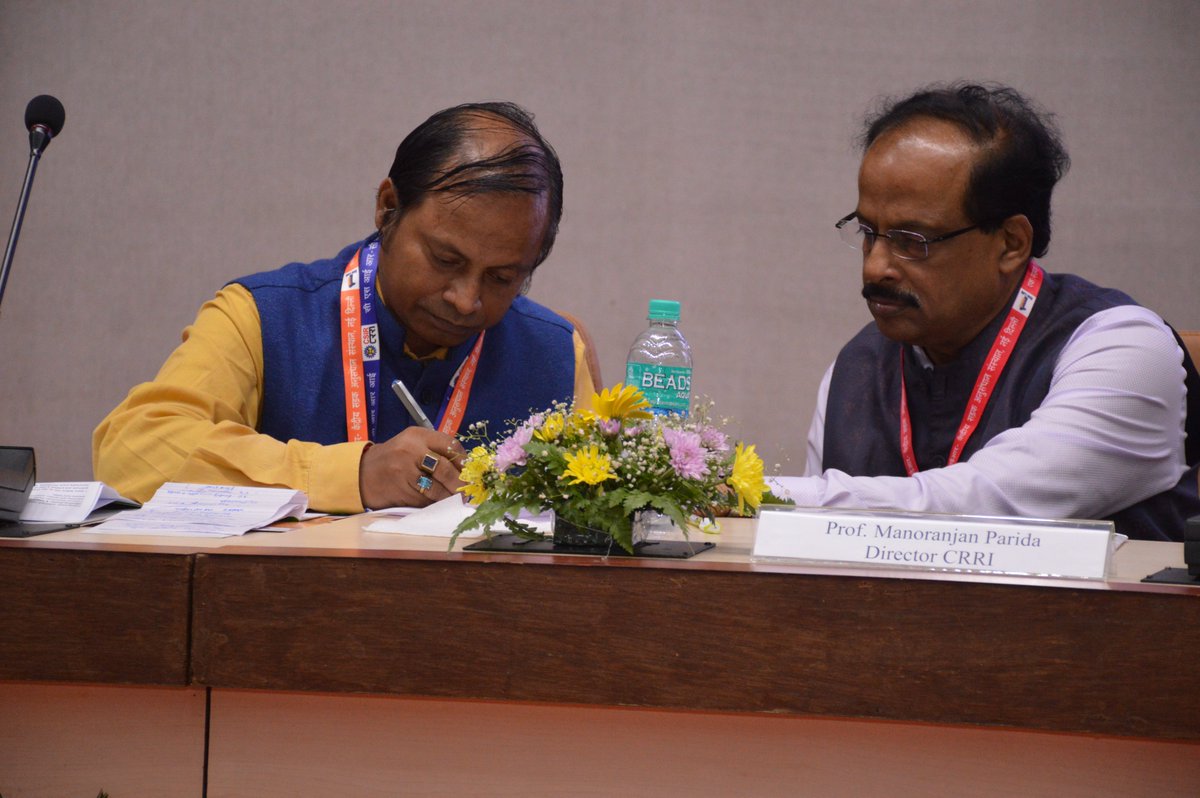 CSIRCRRI's tweet photo. The signing of the MoU on 7th & last day of #OneWeekOneLab in #Shillong between @IITGuwahati & CRRI opens doors to exciting collaborations & research opportunities in the field of transportation.
#OWOL #CSIR #CSIRInnovates #InnovativeTechnologies #RoadConstruction #IPConclave2023 https://t.co/zEakX19ogW