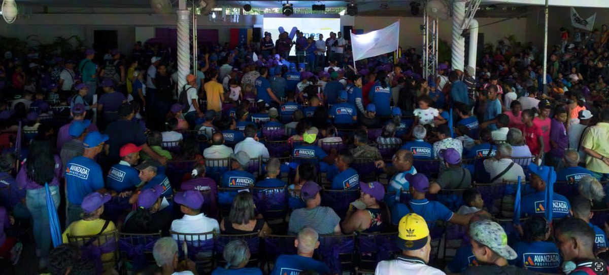 caridad_brito's tweet photo. Viva la nueva coalición! Que viva avanzada Progresista! Y que el todo poderoso bendiga a estos 3 partidos!! 💙🧡💛 https://t.co/pkyOlLEBal