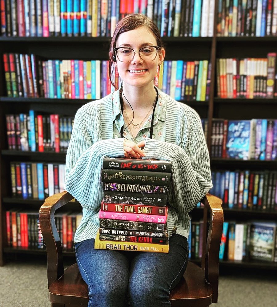 Happy New Release Tuesday, book lovers!  💕
What new releases have you been waiting for?