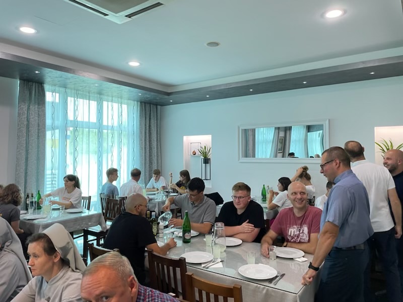 pallotyni's tweet photo. Młodzież z pallotyńskich parafii i wspólnot oraz klerycy z WSD w Ołtarzewie wezmą udział w 34. Spotkaniu Młodych w Medjugorie. https://t.co/I92l8HTY1t