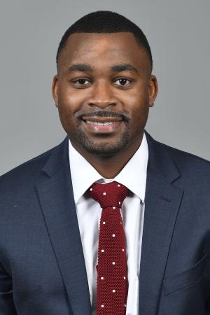 Congrats to <a href="/Mike__Black10/">Mike Black</a> on his promotion to assistant with <a href="/BradleyUMBB/">Bradley Basketball</a>  Bright future for him!