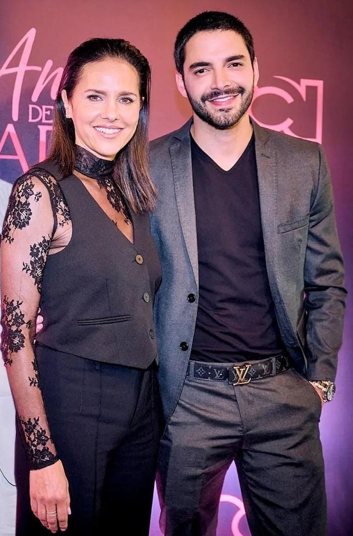 l4lidch_'s tweet photo. la mejor pareja de todo Colombia, repito, la mejor pareja de todo Colombia. https://t.co/H3r0nQkfMb