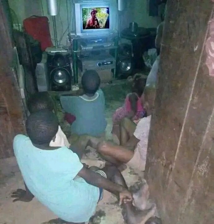 Kiki ekikutuza wansi nga bano bakuba egaloo 👏. #ClapForJesus