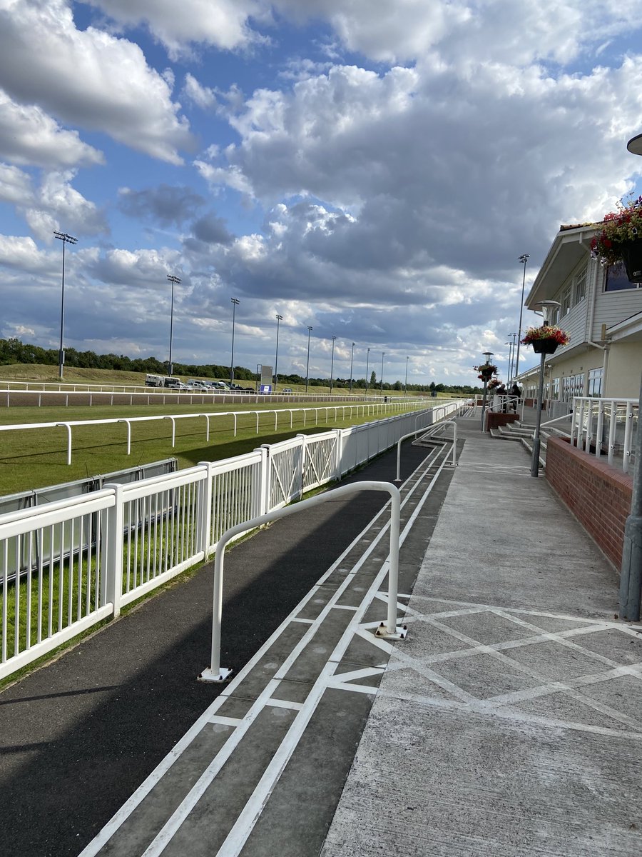 willbowler2k12's tweet photo. Little road trip with ⁦@JBowler97⁩ for a first visit to ⁦@ChelmsfordCRC⁩ https://t.co/L0rz6zIcvG