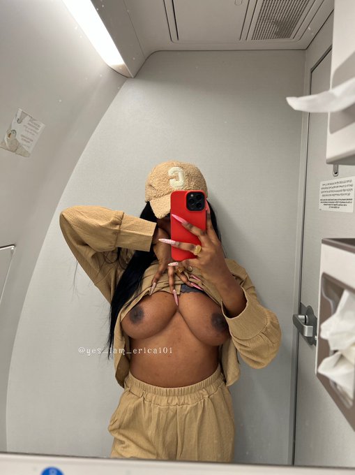 Quick boobs flash on the plane ✈️😻  Happy Titty Tuesday Handsome&rsquo;s 😍🤤  https://t.co/8Fezo1qeVH https://t<a href="/tag/fansly"class="tags"><span>#fansly</span></a>