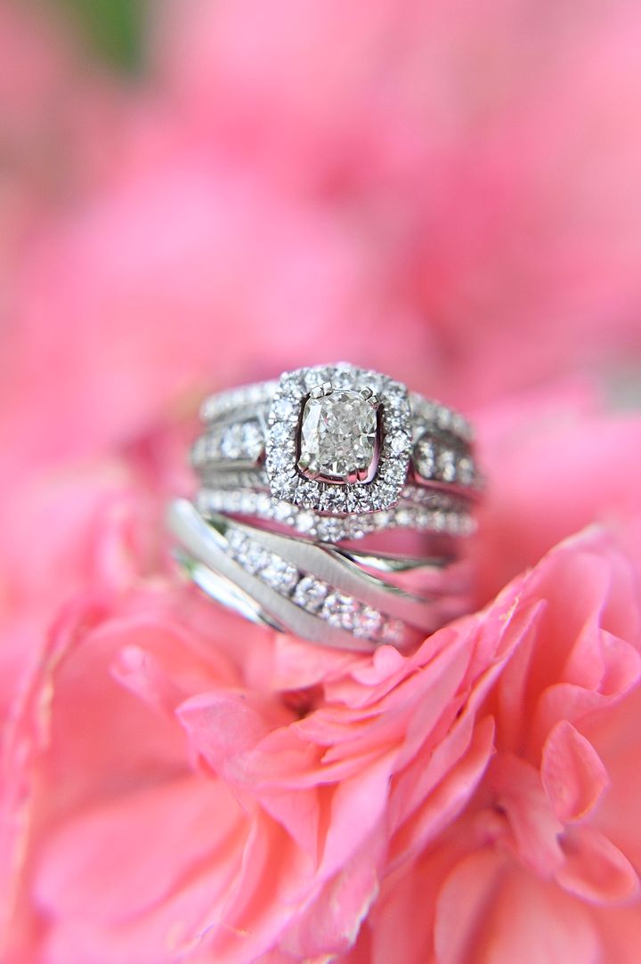 norrisjasmine's tweet photo. Once you are married, you will wear your wedding rings daily so you want to make sure they fit you well, are comfortable, and is something that you love.  There are many different types of bands out there so you can find one that will match your tastes perfectly! https://t.co/fmTR1BddmB