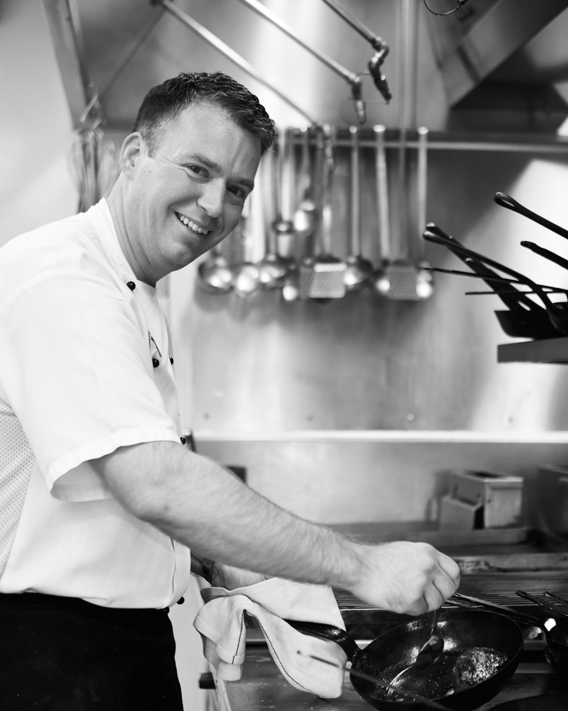 TheRAFClub's tweet image. The Royal Air Force Club is absolutely thrilled to announce that our Executive Chef Michael Dutnall MCA has been shortlisted for Chef of the Year at the Foodservice Cateys 2023. 👏

@CatererTweets
#TheRoyalAirForceClub
#FSCateys2023
#Congratulations