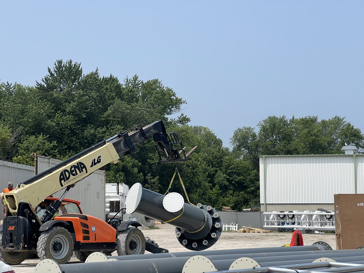 TPCo0Lz_YT's tweet photo. Oooh more pieces:) 
2 shipments today. This is 1 of 2
#CedarPoint #Dragster #CP24PHP #TopThrill @TP_Predictions @StationWait @ElToroRyan @LakeErieRockz 
As you can see it’s the base for the spike!!!:) (the one that goes right under the track before it goes up) https://t.co/yoyQTrAR65