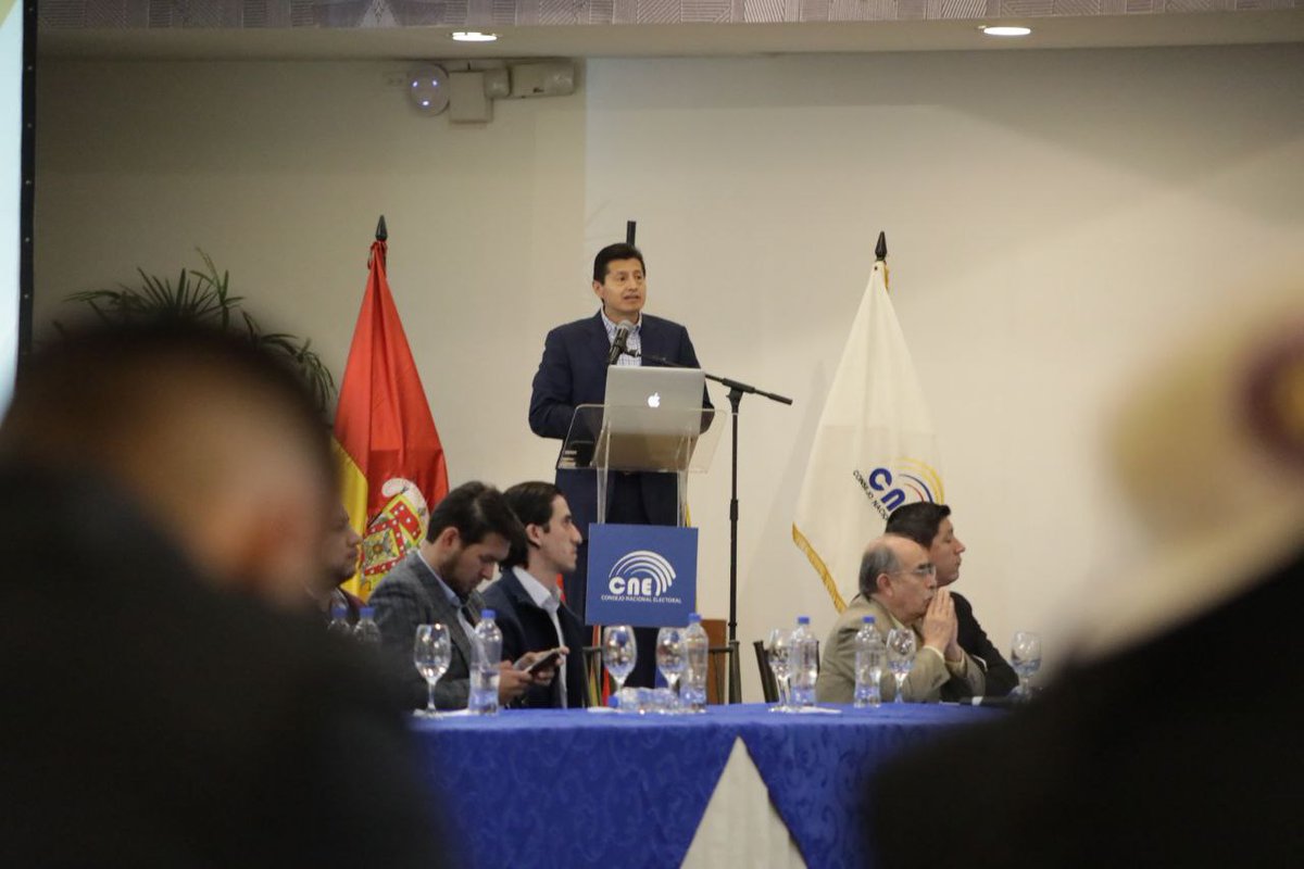 CneZamoraCh's tweet image. #PasoAPasoElectoral | El funcionario electoral, #StalinCardona expone sobre los beneficios del  #VotoTelemáticoEnElExterior para las #EleccionesAnticipadas2023Ec.