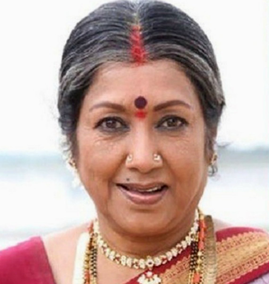 kayaldevaraj's tweet photo. #RIPJayanthi

ஜூலை 26, நடிகை ஜெயந்தி அவர்களின் 2வது ஆண்டு நினைவு நாள். இந்திய மொழிகளில் 500க்கும் மேற்பட்ட படங்களில் நடித்து, சிறந்த நடிப்புக்காக 7 முறை மாநில விருதுகள் வென்றவர். கமலக்குமாரி என்ற இயற்பெயர் கொண்ட அவரை, 'அபிநய சாரதே’ என்று  திரையுலகம் போற்றியது.

#Jayanthi https://t.co/M0XceENvzo