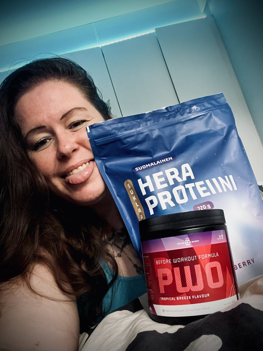 ihkulainen's tweet photo. Sain uuden kotimaisen Hackberryn tuotteita testiin 🇫🇮

Pre-workoutista täytyy sanoa, että oli hyvää pre-workoutiksi 🫢 Suklaa heraproteiinijauhe oli pehmeän makuinen 😋 Tärkeintä kuitenkin mielestäni on se, että kyseessä on kotimainen tuote ☝️🇫🇮🙌

#lisäravinteet #urheilu https://t.co/6ppYaI0MM7