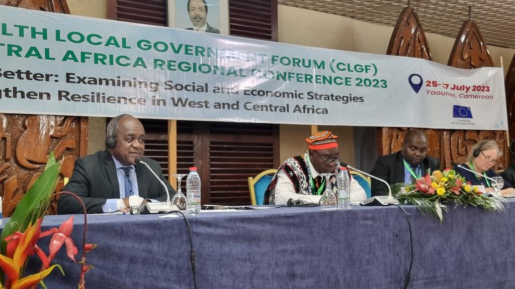Delighted to have <a href="/AIMFrancophones/">AIMF</a>' Jean Yango at <a href="/CLGF_News/">CLGF</a> regional meeting in Central and West Africa sharing their work on climate change action including Douala Green City; Women &amp; Sutainable Energy; #circulareconomy; Economies Social et Solidaire #localgov #partnership