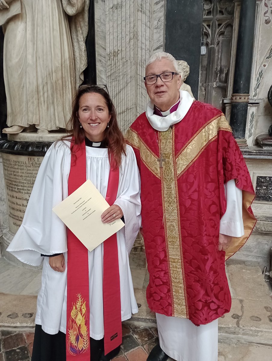 Great to be at the licensing of <a href="/RosieAmess/">Rosie Amess</a> by @bptewkesbury to the South Cheltenham Team <a href="/GlosDioc/">The Diocese of Gloucester</a> as an Associate Priest 😁