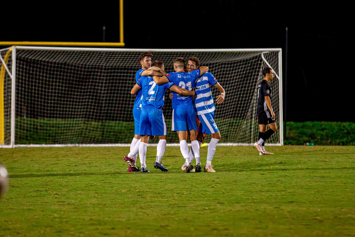 Leg•end•ar•y (adj.) - This team. These fans. That playoff victory🤩 
Similar: Lionsbridge Football Club 💪🦁