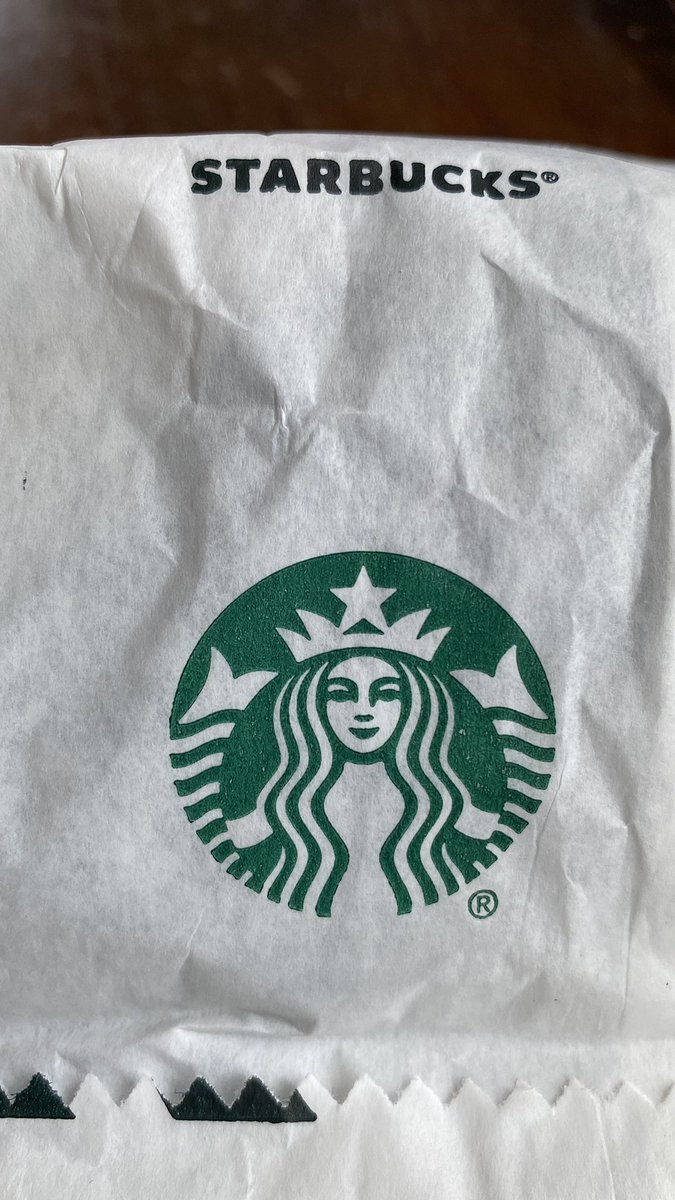 jamiebenton's tweet image. Does anyone know of research into the effects of idling vehicles at drive-throughs? North Americans sure love to drive and buy. And @Starbucks sure love to replace central, downtown stores with the drive and buy model. #Shame #AirQuality