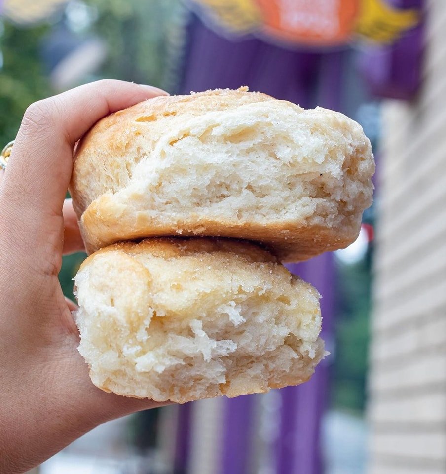 When it comes to biscuits, the South does it best! 🏆Dive into our mouthwatering heavenly biscuits and savor the taste of tradition. Only at Flying Biscuit Café!😉👍

📸 Under The Dish 

#AtlantaEats #BreakfastGoals #atlantafoodies #SavorTheFlavors #heavenlybreakfast