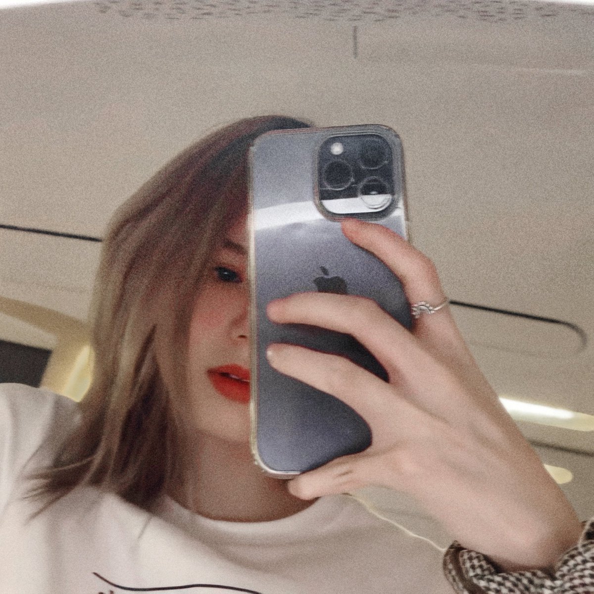 Have you ever met someone who is the human version of the sun, and every time you see them or you’re with them, you just feel so warm? You’re like that, little one. 

Good night naa. I love you to bits and pieces🤍#beckysangels