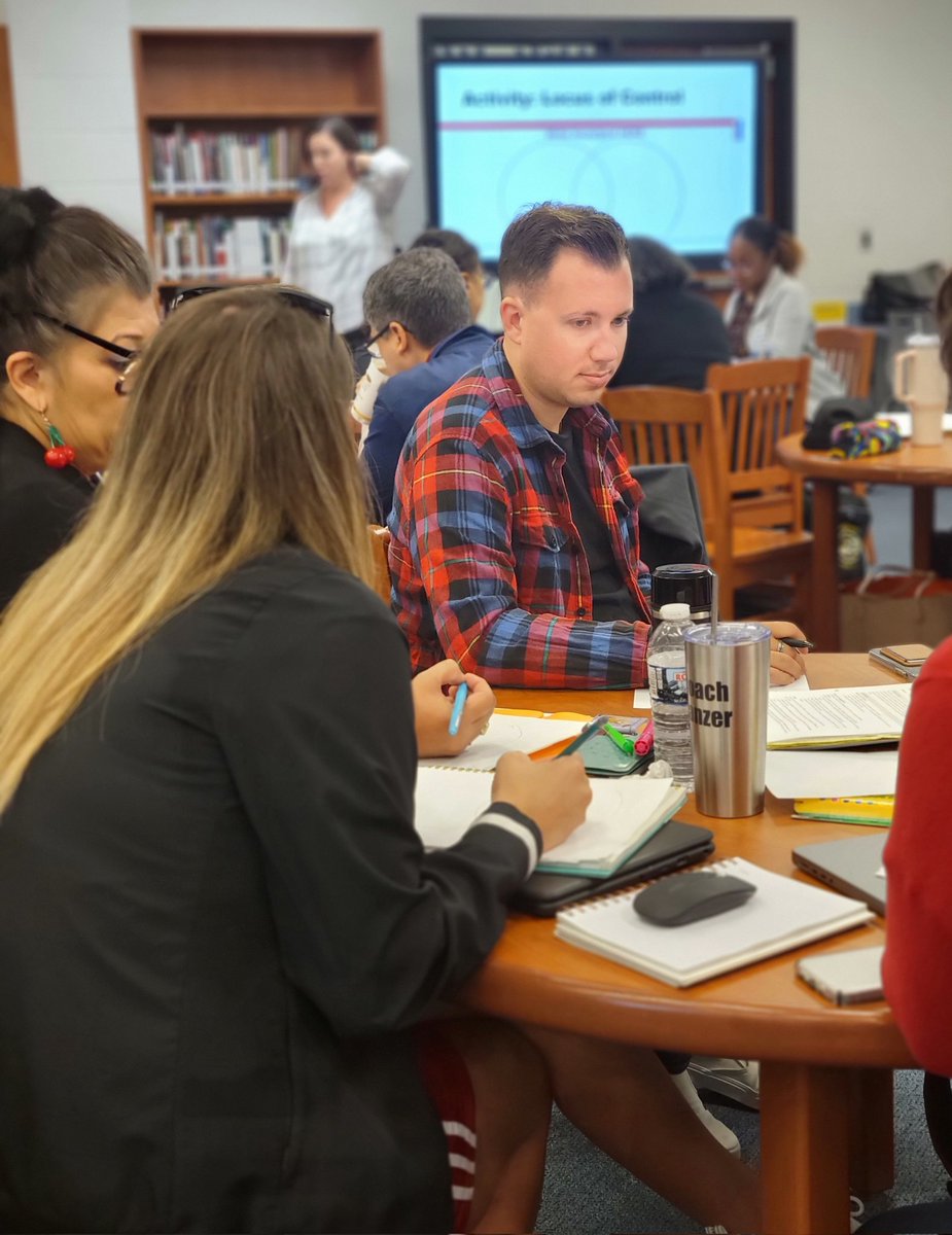 montra_rogers's tweet image. @AldineISD SS Instructional Leadership Corps Kick Off @J_Filipow
@Jasonih
#Partnerships #PartnerWithAPurpose #DiscoverDevelopDeplpy