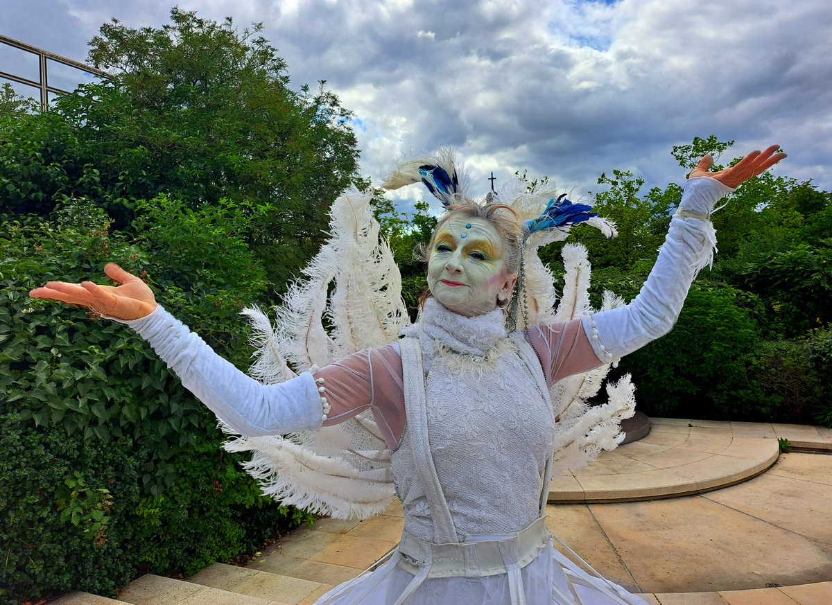 Did you spot our angel today exploring #MiltonKeynes? 🪶

On Friday and Saturday night you can see more of them flying through the sky in a spectacular aerial show! 

Tickets just £6 per person, book in advance to guarantee your ticket 🎟

More: ifmiltonkeynes.org/event/gratte-c…