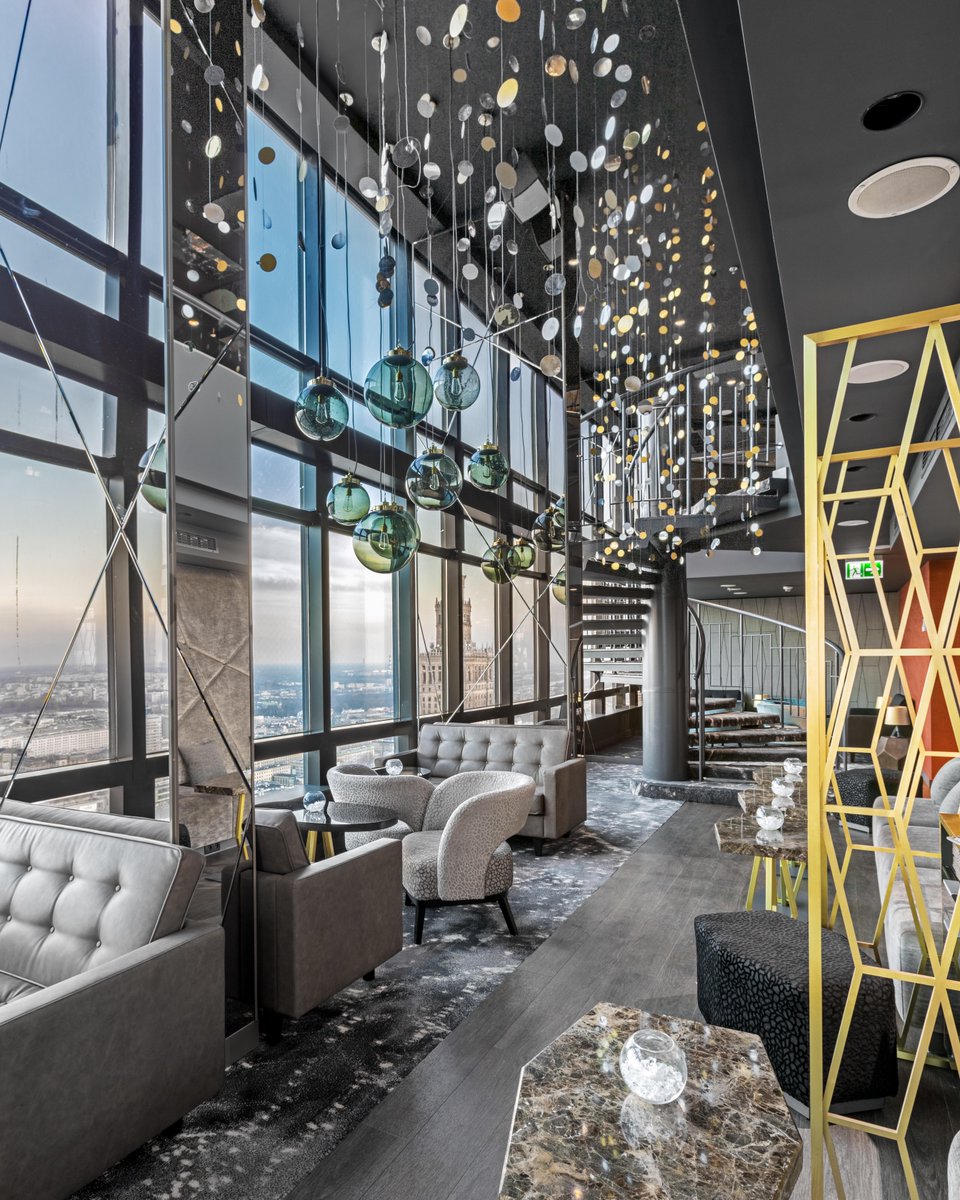 We’re always here to offer you unique experiences... visit the Panorama Sky Bar, the highest bar in Poland, located on the 40th floor of @MarriottWarsaw. 🍸