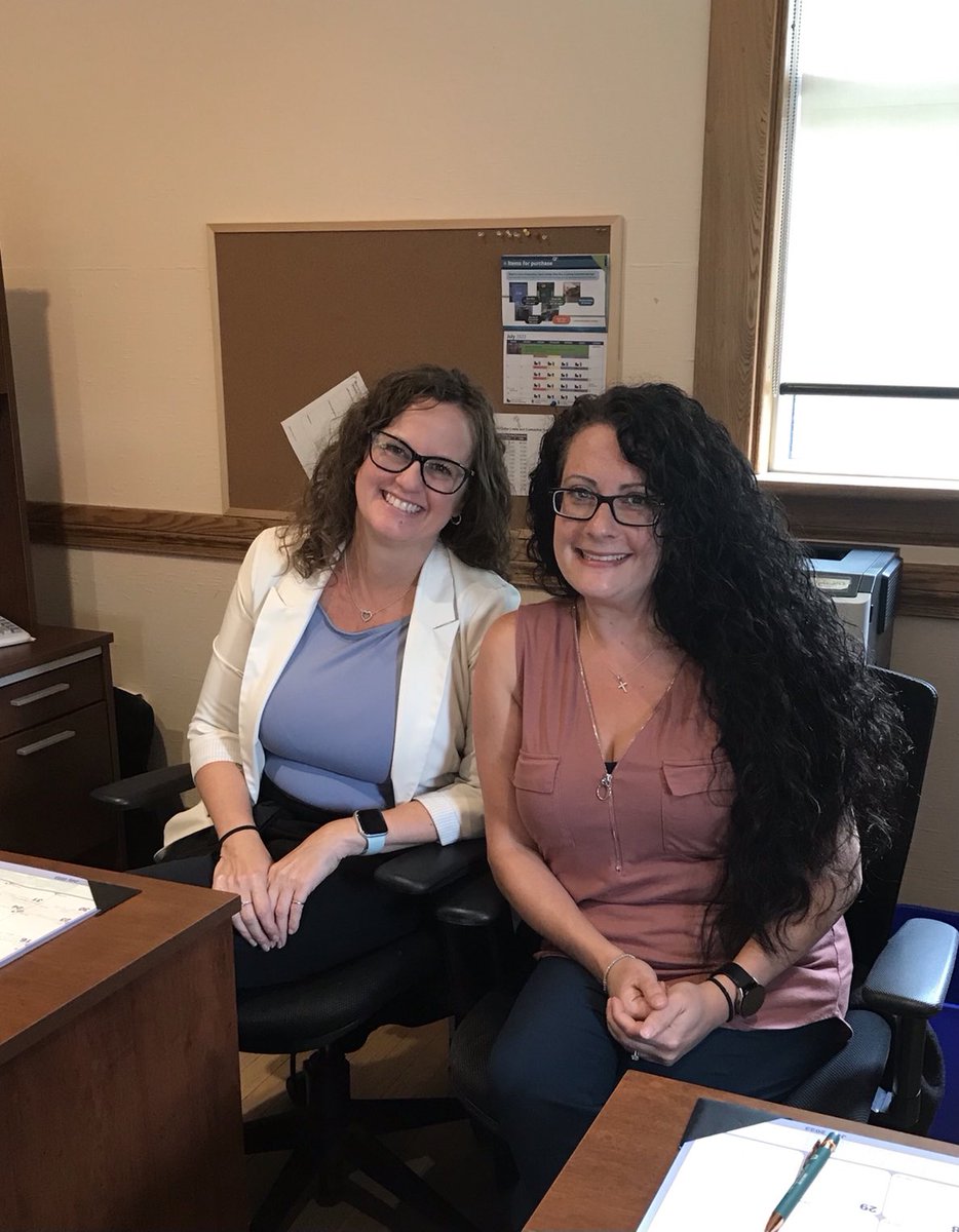 Frugina's tweet photo. Quick visit with our lovely team at our Aurora branch. They were busy welcoming a new member &amp; exploring their financial needs. ⁦⁦@alternasavings⁩ #TheGoodInBanking https://t.co/k2Fm6ovqxp