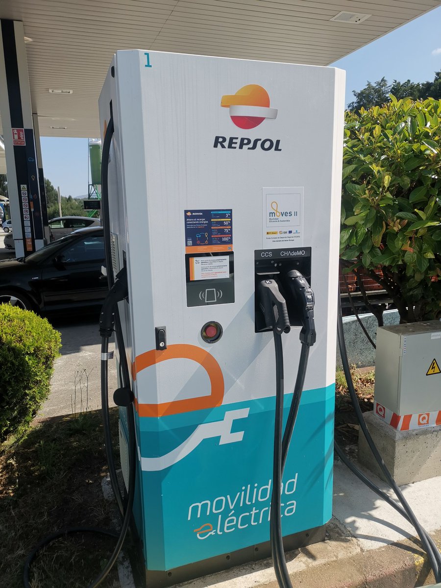 davidcampos4's tweet photo. @Repsol @MyWaylet Sería posible explicar como se pueden tener cargadores de coches eléctricos subvencionados con Plan Moves II totalmente inutilizados?.. Así queremos impulsar el coche eléctrico / híbrido?!!!..🤦 https://t.co/I40VjAD6eX