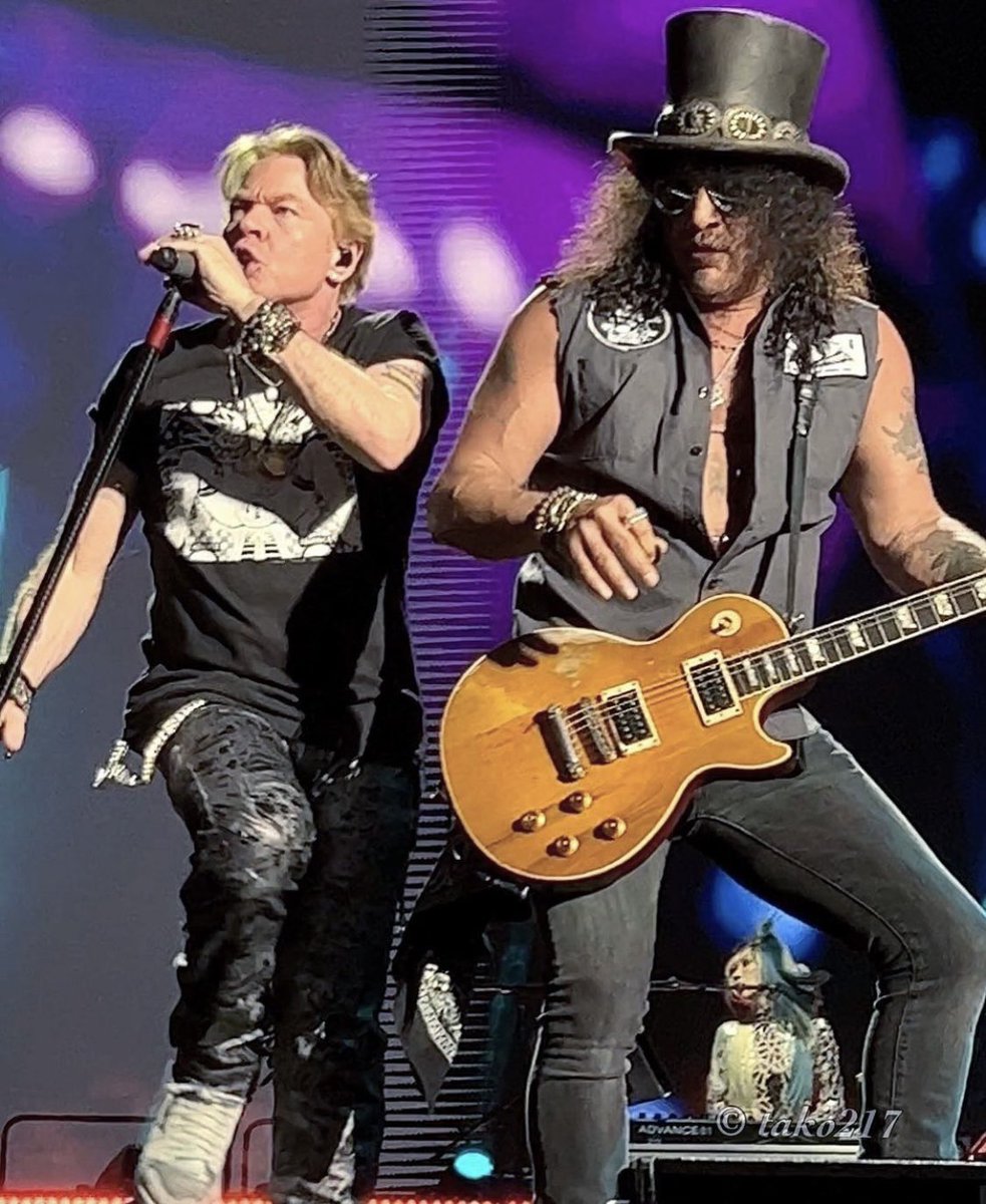 SlashArmyAUT's tweet photo. A couple more photos from Athen. @Slash and the Travis Bean. And @axlrose of course😎😁🤘🎩
Photos: @tako217 
#gunsnroses #axlrose #slash #athen #badobsession #travisbean https://t.co/h3IJxi0REt