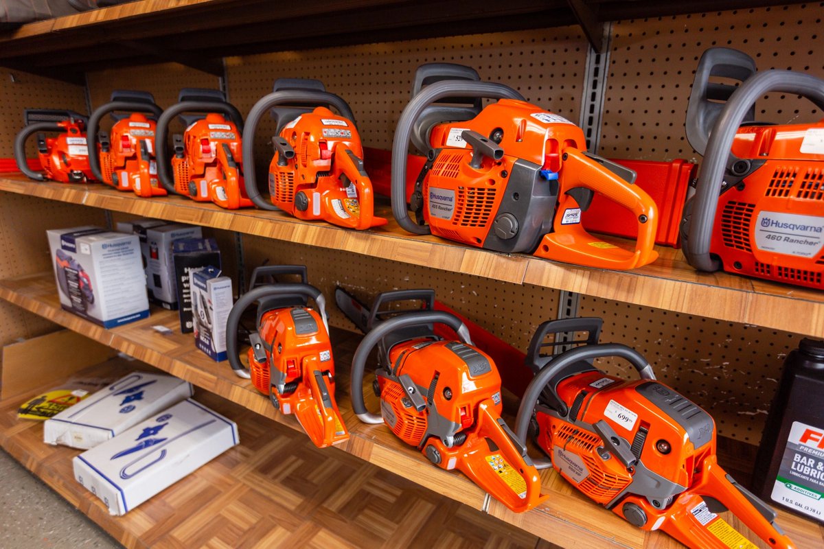 JonesAutoParts's tweet photo. Need reliable motor equipment for your lawn? Jones Auto Parts is your go-to destination! We offer a wide selection of high-quality brands and models to suit your needs. Visit us today and take your lawn care game to the next level. https://t.co/xMxPe5Q7v8