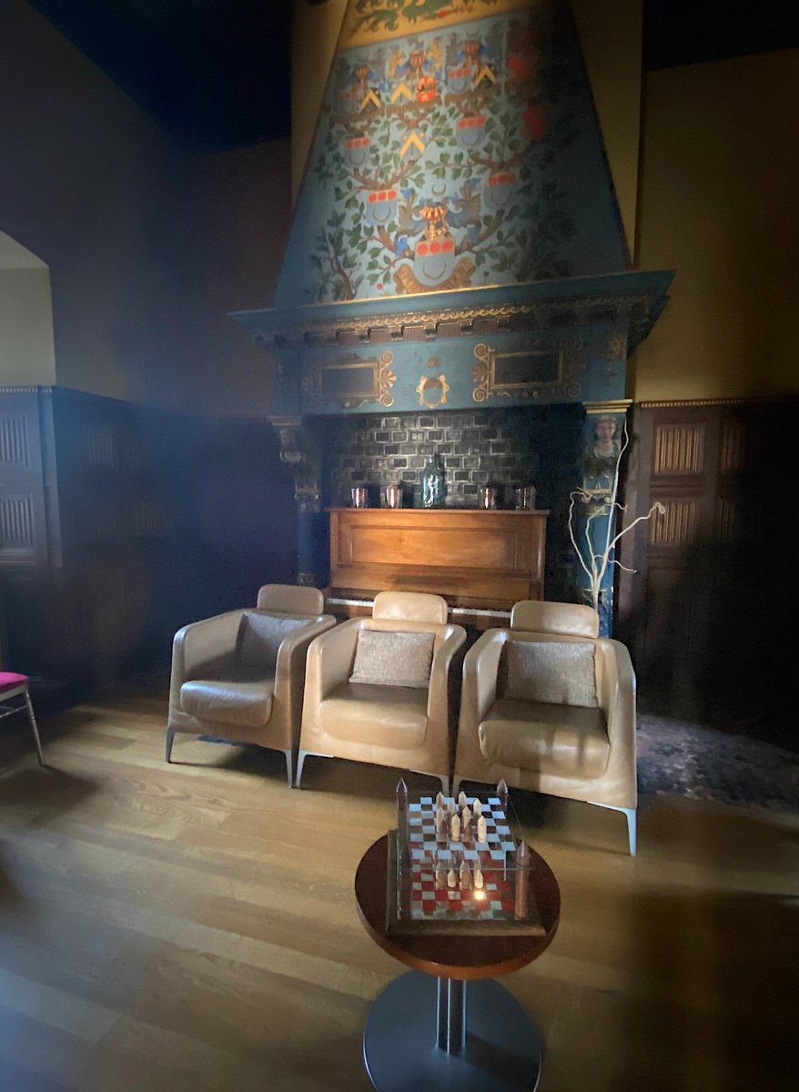 Andegemon's tweet photo. Andegemon : le jeu de stratégie combinatoire abstrait qui vous invite au cœur d'endroits insolites et historiques. 

#Extraordinaire #Incroyable #Tradition 
#Décoration #Architecture #Héraldique
#TwitterX #Mythique #ArtX #Fantastique https://t.co/x6o7UHA0OP