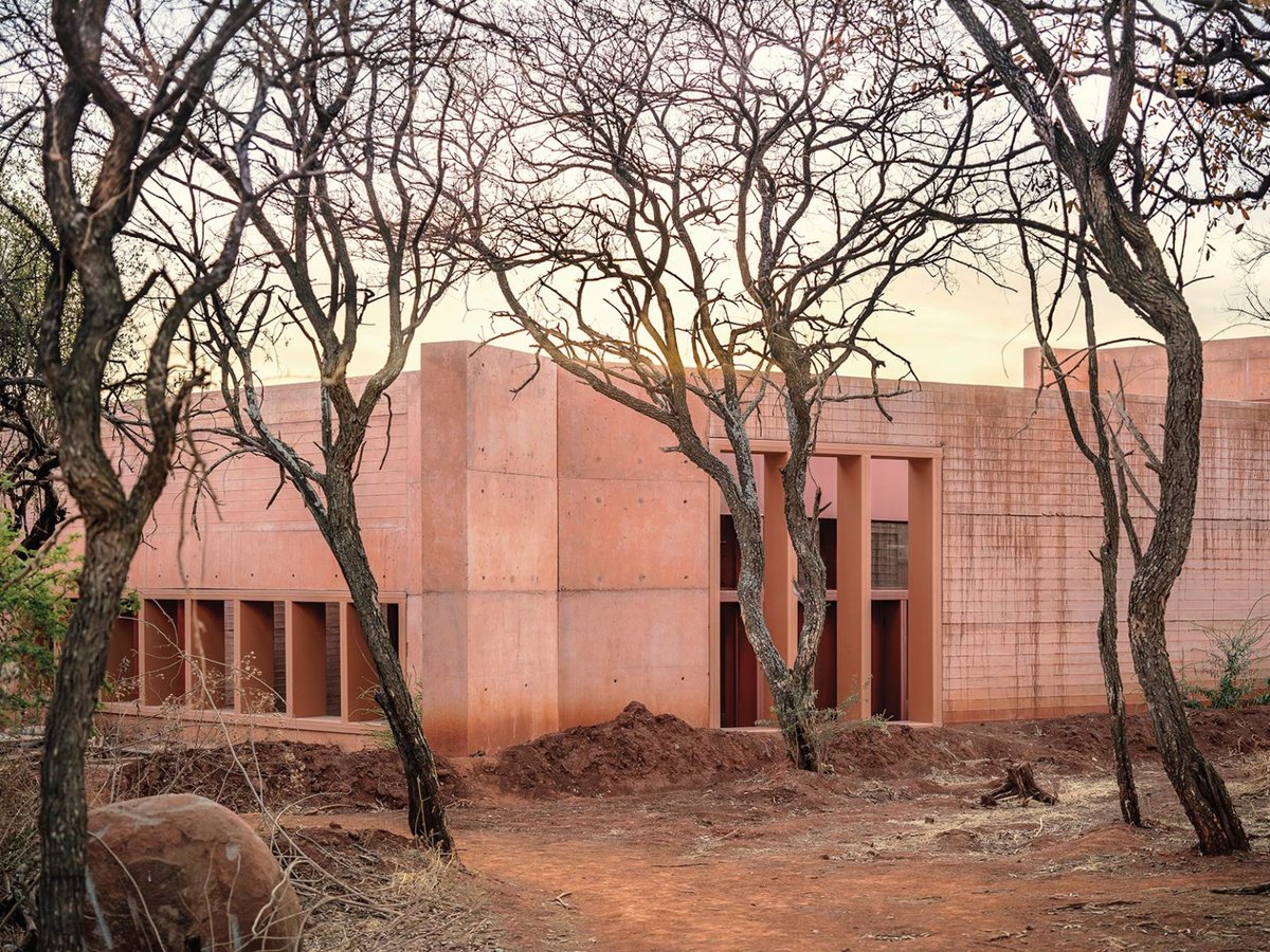 Estudio Macías Peredo | Guadalajara 

Estudio Macías Peredo es una oficina de arquitectura
fundada por Salvador Macías Corona y Magui Peredo
Arenas. En 2019 se integra a la sociedad Diego Quirarte
Contreras.
Este año estarán en #MEXTRÓPOLI 
<a href="/Arquine/">Arquine</a>