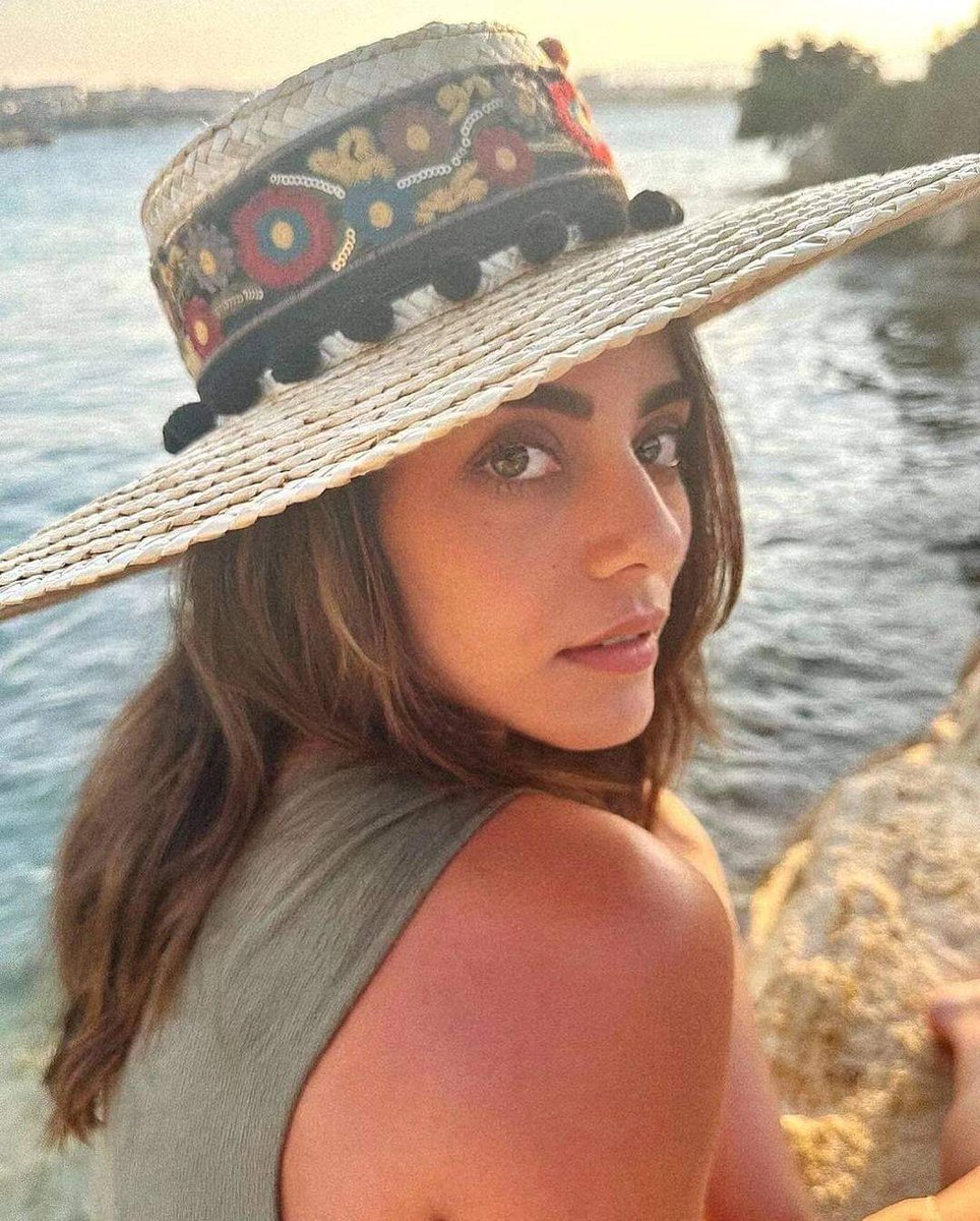 LucimarRossi1's tweet photo. Volta logo princesa estou com muita saudade, Doğa uma menina meiga que no longo do caminho se tornou em um coração partito.
#sılatürkuğlu 
#Doğa https://t.co/69VES0oYly