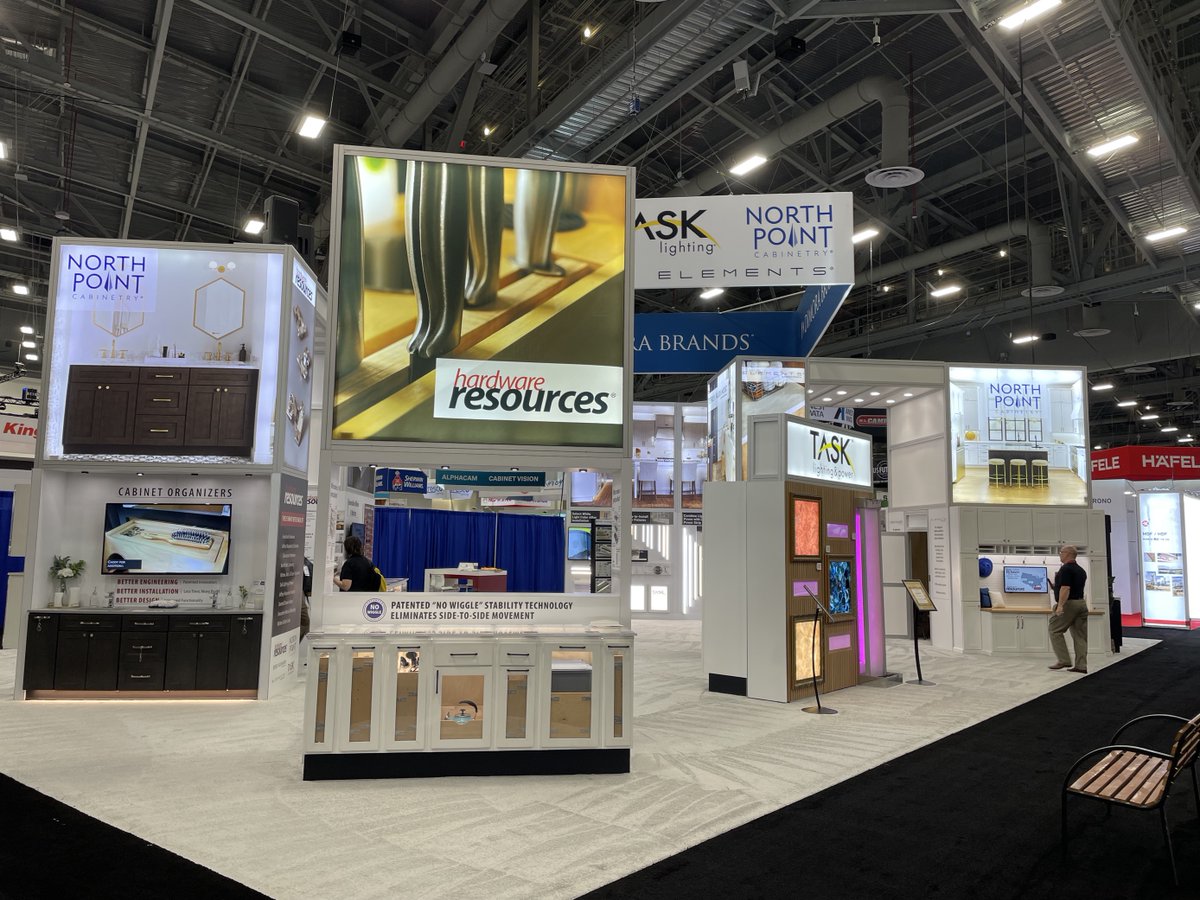 Trade_Group's tweet image. Designing with Hardware Resources is pure delight. Have fun browsing their brands at booth #3935 in Las Vegas! 

#hardwareresources #awfs #AWFSfair2023 #lasvegas