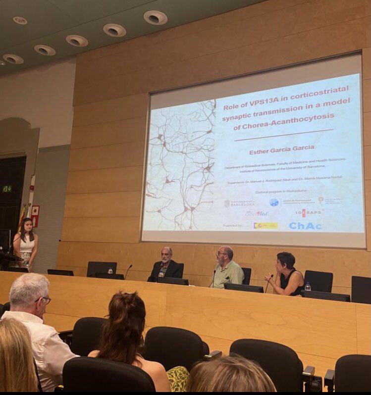 RodriguezAllue's tweet photo. Hoy es un gran día para nuestro lab: @egarcia192 se ha convertido en la Dra García-García, una excelente científica y mejor persona. Felicidades doctora. Jordi, @mercemasana y el cangrejo Sebastián estamos muy orgullosos de ti. #MischiefAccomplished https://t.co/XmDGgyJCyI