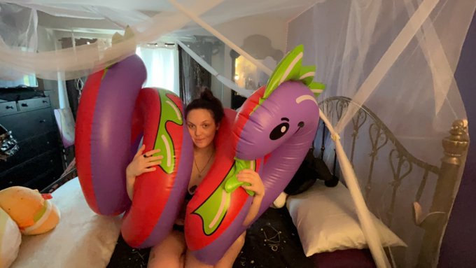 Do you like my new bffl? I didn&rsquo;t know you could inflate him wrong but yes, yes you can &amp; I did. Oops<a href="/tag/fetishisntfree"class="tags"><span>#fetishisntfree</span></a>
