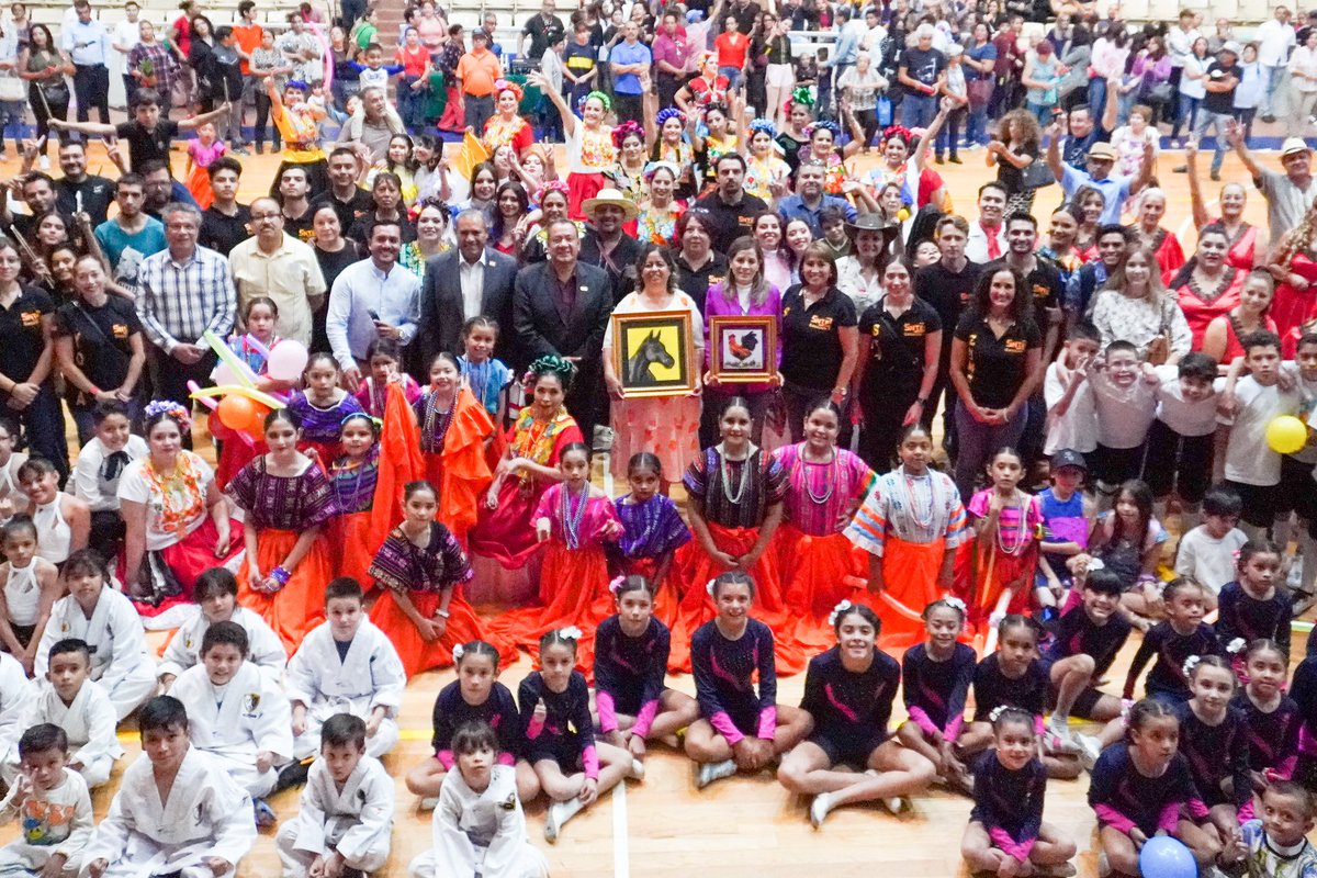SNTEAgs's tweet photo. 🔸El Centro Cultural del Magisterio de la Sección 1 del SNTE clausuró de gran manera la edición 2023 de sus cursos culturales, deportivos y pedagógicos, que en esta ocasión se englobaron bajo el nombre de “Sumarte”.

#SNTEcontigo☝🏼 https://t.co/8rlWoCTn9D