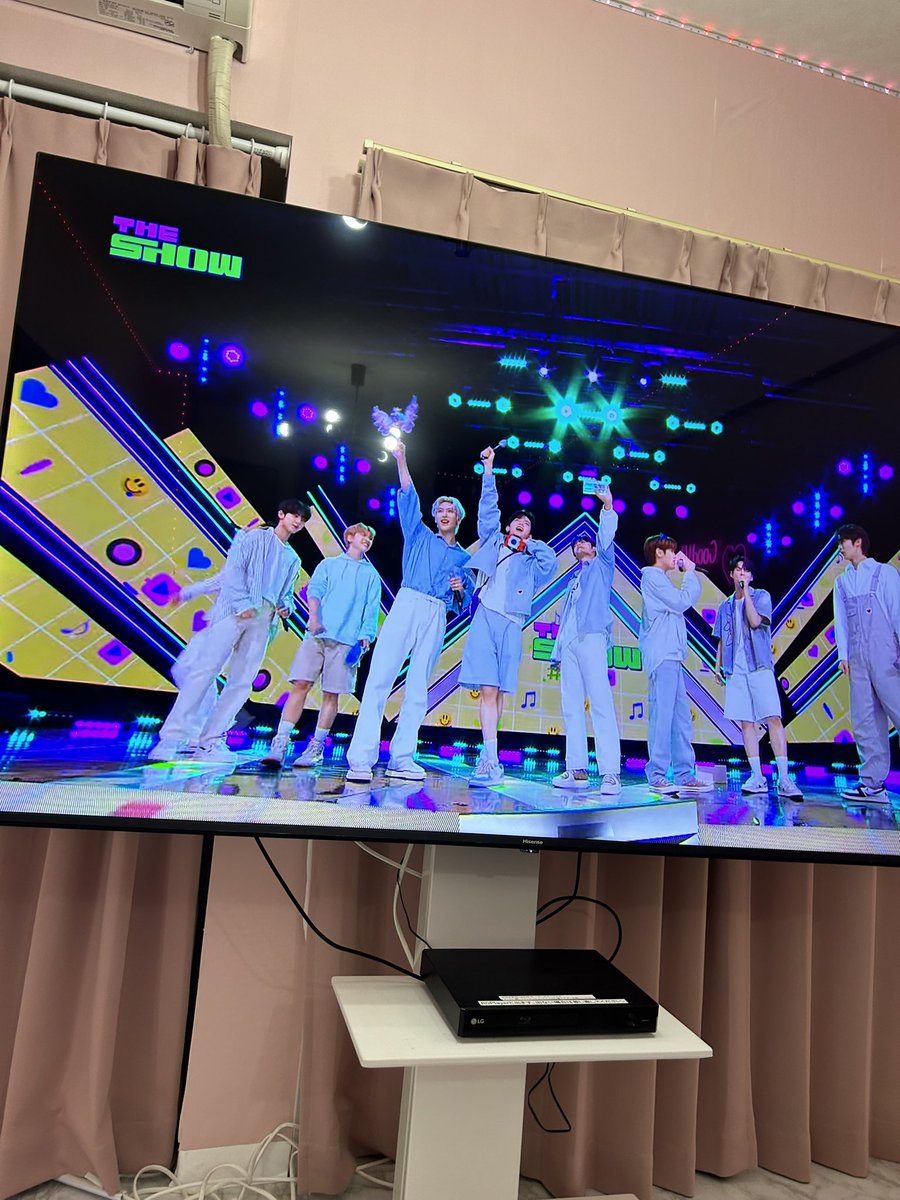 HaosSatellite's tweet photo. 🌹💙🌹💙🌹💙🌹💙🌹
ドショ1位もおめでとう🎊
アンコールオールスター勢揃いで最高すぎた🤣🤣
23/07/18 THE SHOW
23/07/19 SHOW CHAMPION
23/07/25 THE SHOW🆕
ZB1 THIRD WIN
#InBloom3rdWin
#ZEROBASEONE3rdWin
#제로베이스원 @ZB1_official
#YOUTHINTHESHADE #InBloom
#ZEROBASEONE_InBloom https://t.co/HnojcIHKe3