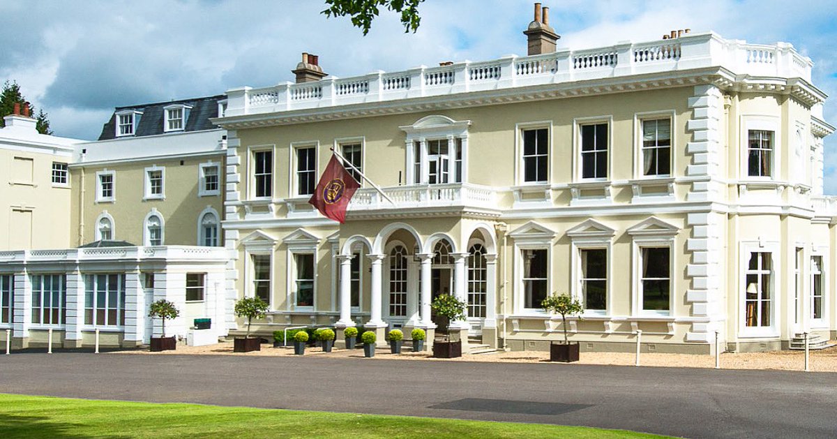 Can’t wait to be back at <a href="/BurhillGolfClub/">Burhill Golf Club</a> tomorrow for ‘The Southern Cricket Legends Golf Day &amp; BBQ’ tomorrow! 😍

See you there! 

<a href="/TheBarmyArmy/">England's Barmy Army 🏴󠁧󠁢󠁥󠁮󠁧󠁿🎺</a> <a href="/AceProgramme/">The ACE Programme Charity</a> 

Your team, your legends, your rivals- come play’! 🏌️‍♂️

🏏⛳️🏴󠁧󠁢󠁥󠁮󠁧󠁿

#CricketLegendsGolfSeries