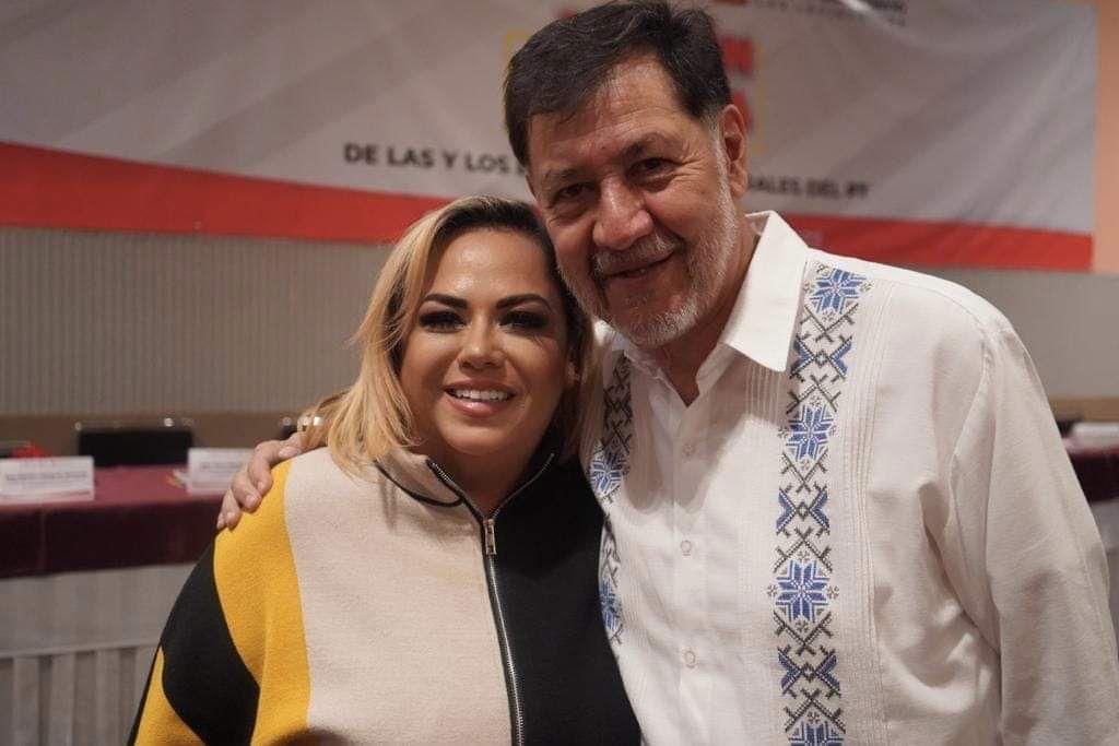 TValentinaRR's tweet photo. ¡Noroña es pueblo!

Como mujer mexicana, seguiré apoyando y respaldando tu valor por la defensa y continuidad de la 4T en #Morelos y en todo #México. 

¡Vamos muy bien compañero y líder, @fernandeznorona!

#NoroñaEsPueblo #NoroñaEsPT 
#Noroña #PTesla4T 
#MujeresPoderosasYCapaces https://t.co/Miv0dKd9Zo