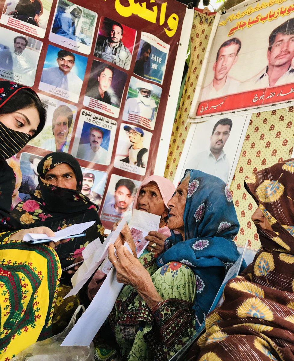 miryar_baloch's tweet image. 25 July #QuettaProtest
#Baloch mothers, sisters are protesting because their husbands, sons are being illegally held in Pakistan&apos;s torture cells. 

They are not produced in front of any court, thousands are languishing in the army&apos;s secret detention centres. 
#BalochLivesMatter