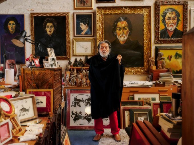 Es necesario hablar de este hombre y su obra.
Ecuador, nunca ha sido un país fácil de entender. Ser ecuatoriano es una experiencia indefinible, solo la cultura y sobre todo,la plástica, ha logrado acercarse a la verdad de nuestra identidad sin mutilarla. Viteri lo logró 🧵