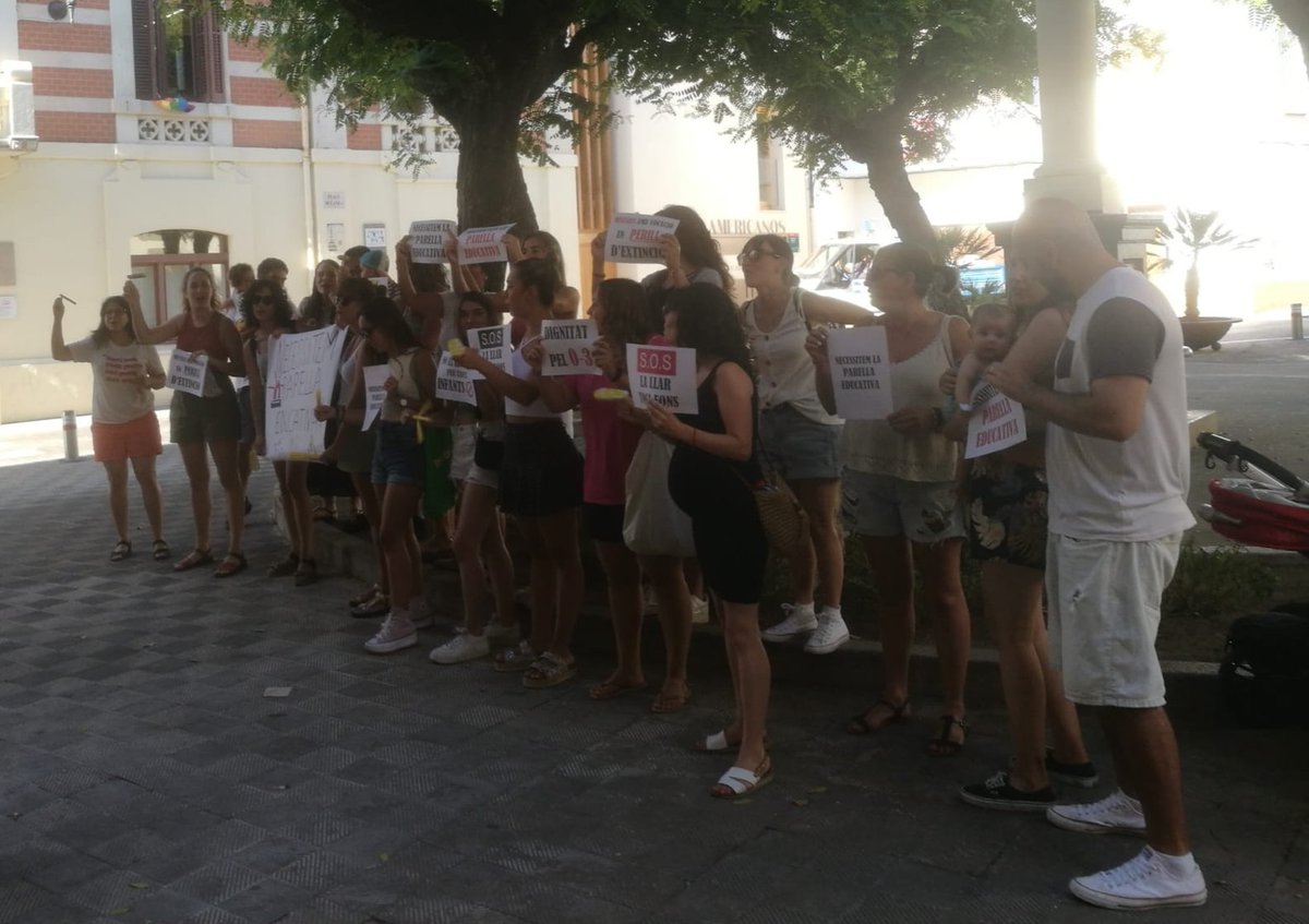 UM9CUPConstruim's tweet image. Parella educativa, sous dignes. Les treballadores de les llars d&apos;infants en lluita!
L&apos;Ajuntament no pot donar l&apos;esquena a les treballadores d&apos;un servei municipal. Per nosaltres la millor solució, municipalització!! #plespribes #spribes