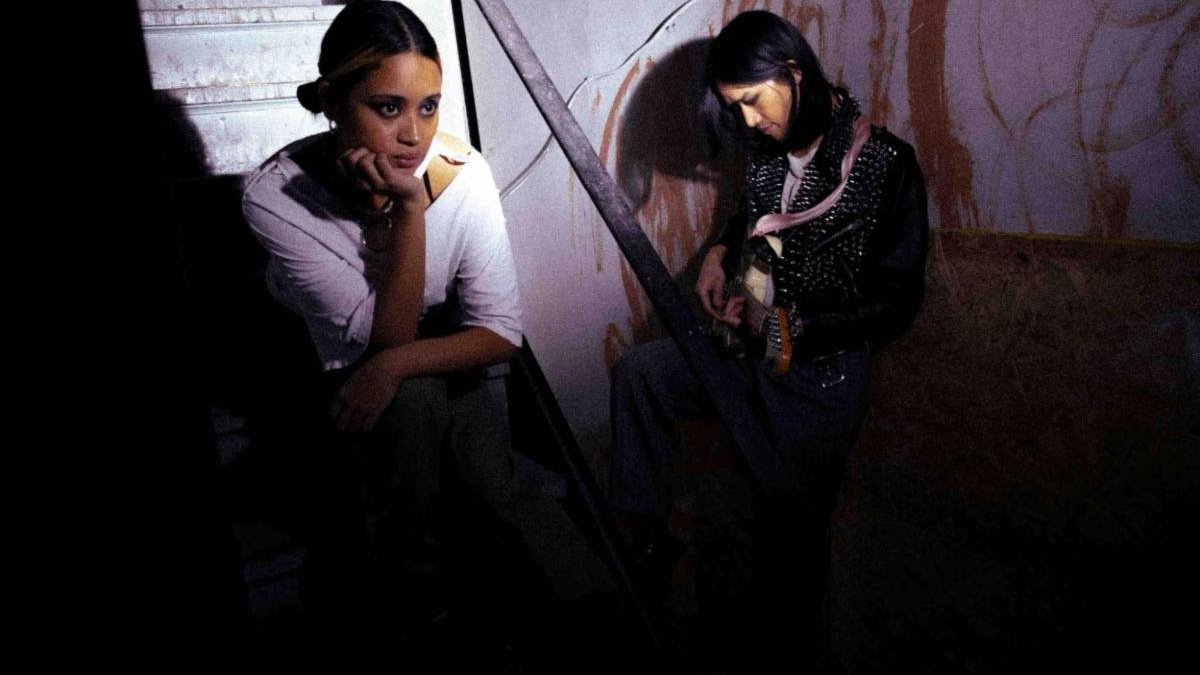 Northern Transmissions Song of the Day is “Dance In The Dark” By Mother Tongues northerntransmissions.com/dance-in-the-d… #SongOfTheDay #MotherTongues